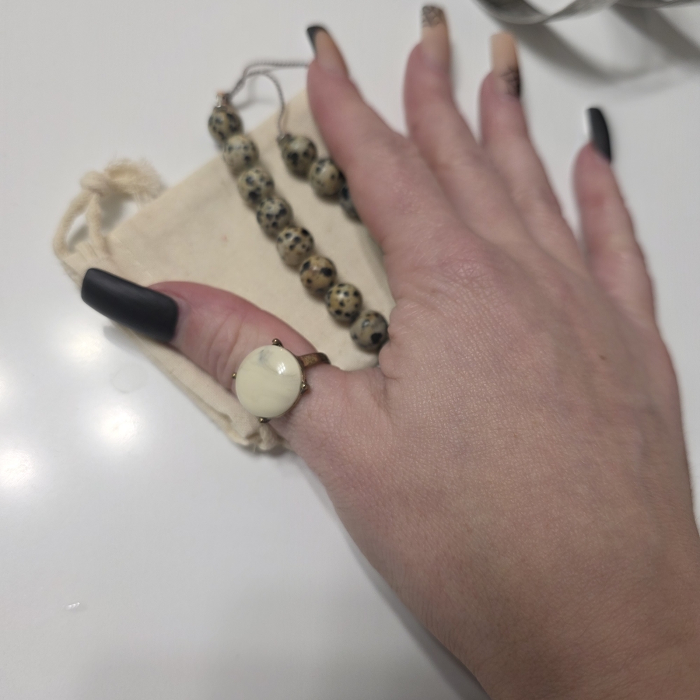 Howlite Ring - Picture 5 of 7
